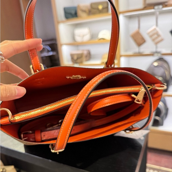 Coach Mollie Tote Bag 25 In Signature Canvas With Orange Print 2025 NWT - Picture 3 of 5